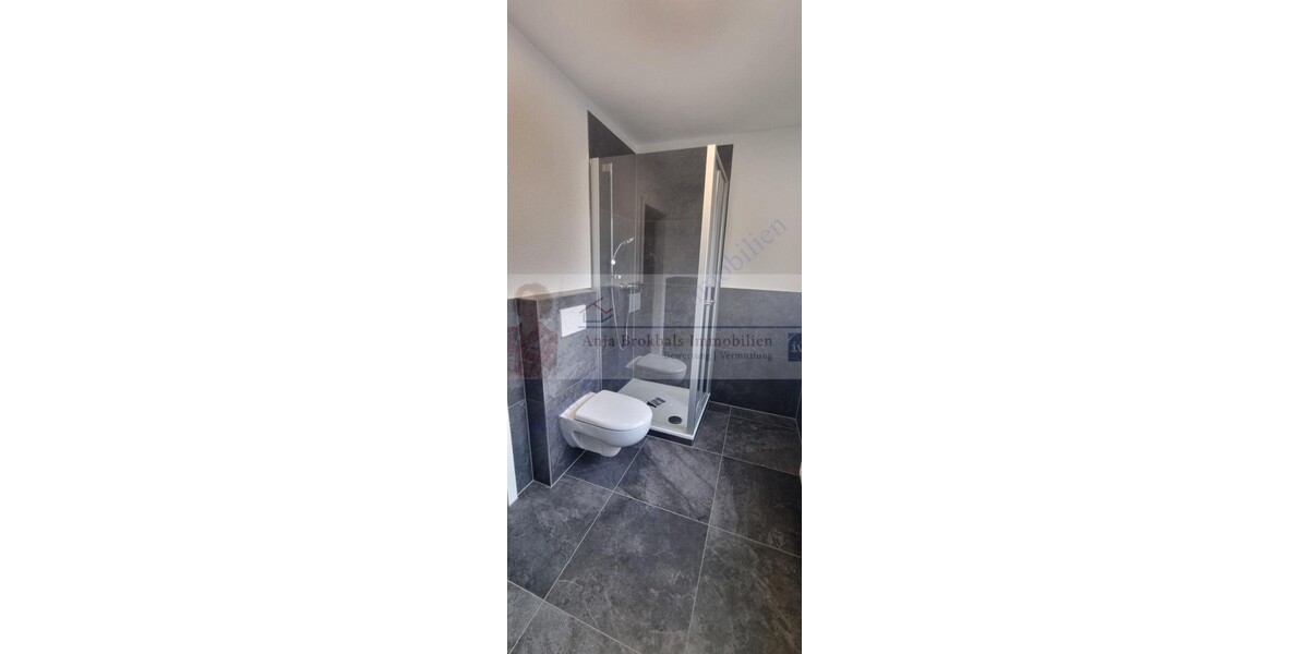 Modernisiert, zentral, ruhig, kl. Garage, 4 ZKB Balkon, Obergeschoss in einem Zweifamilienhaus 4 zimmer