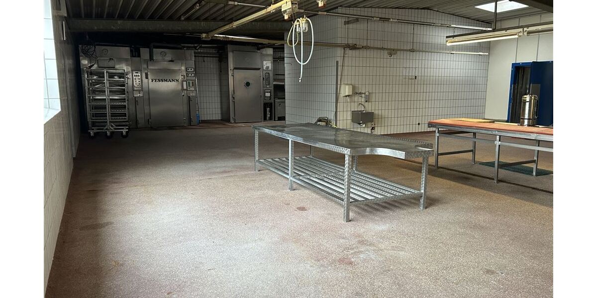Im Herzen von Nienburg: Interessante Gewerbeeinheit in TOP Lage mit Ladenlokal, Wohnung und Halle - Gewerbeobjekt Nienburg (Weser) | Angebot:26104728