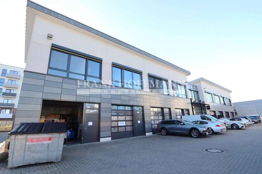 Halle in Hamburg 2.891,03 € 181 m²