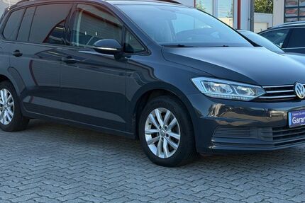 VW Touran 148.915 km 16.990 &euro; Neumünster 24539