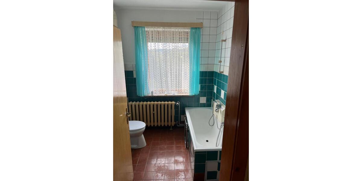 Einfamilienhaus Steinbach-Hallenberg Hallenberg - 8 Zimmer, 141 m&sup2;, 100.000&euro; | Angebot:26447608