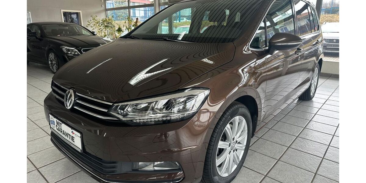 VW Touran 99.613 km 17.999 &euro; Kesselsdorf 01723