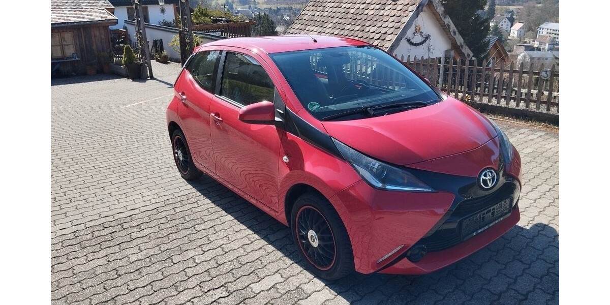 Toyota Aygo 62.500 km 9.700 &euro; Lenzkirch 79853