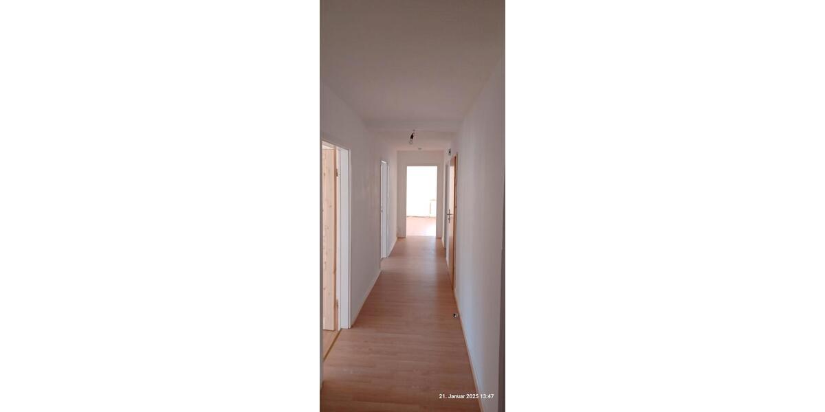Dachgeschoßwohnung Delligsen - 5 Zimmer, 135 m&sup2;, 650&euro; | Angebot:26059378