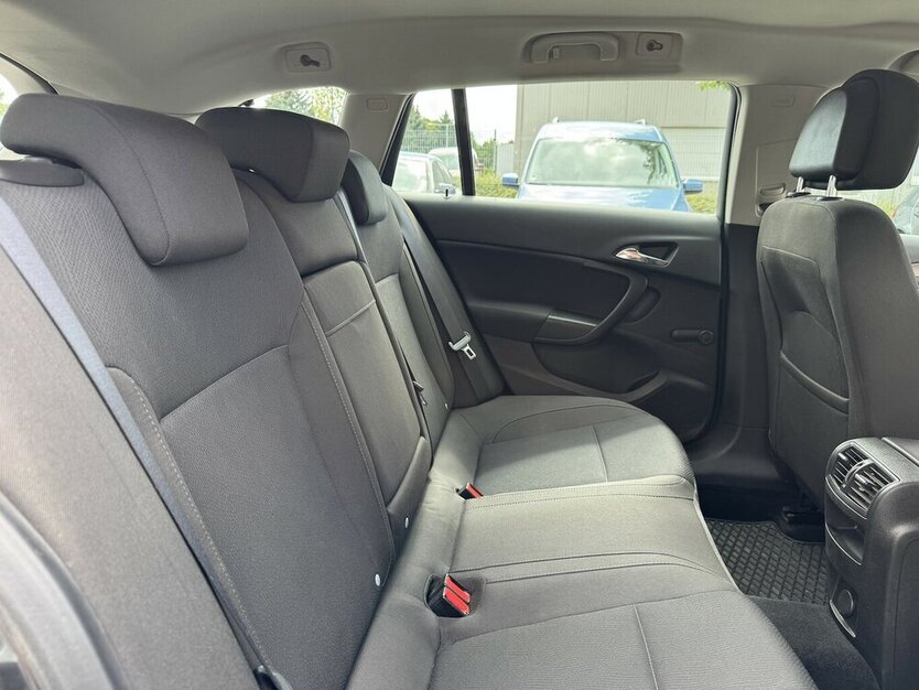 Insignia 1.8 Sportstourer/AHK/NAVI/SHZ/TEMPO/