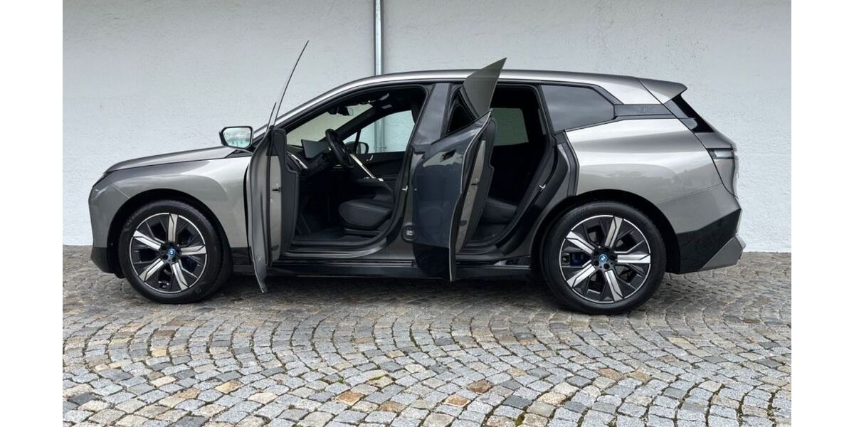 BMW iX 10.250 km 69.490 &euro; München 81245