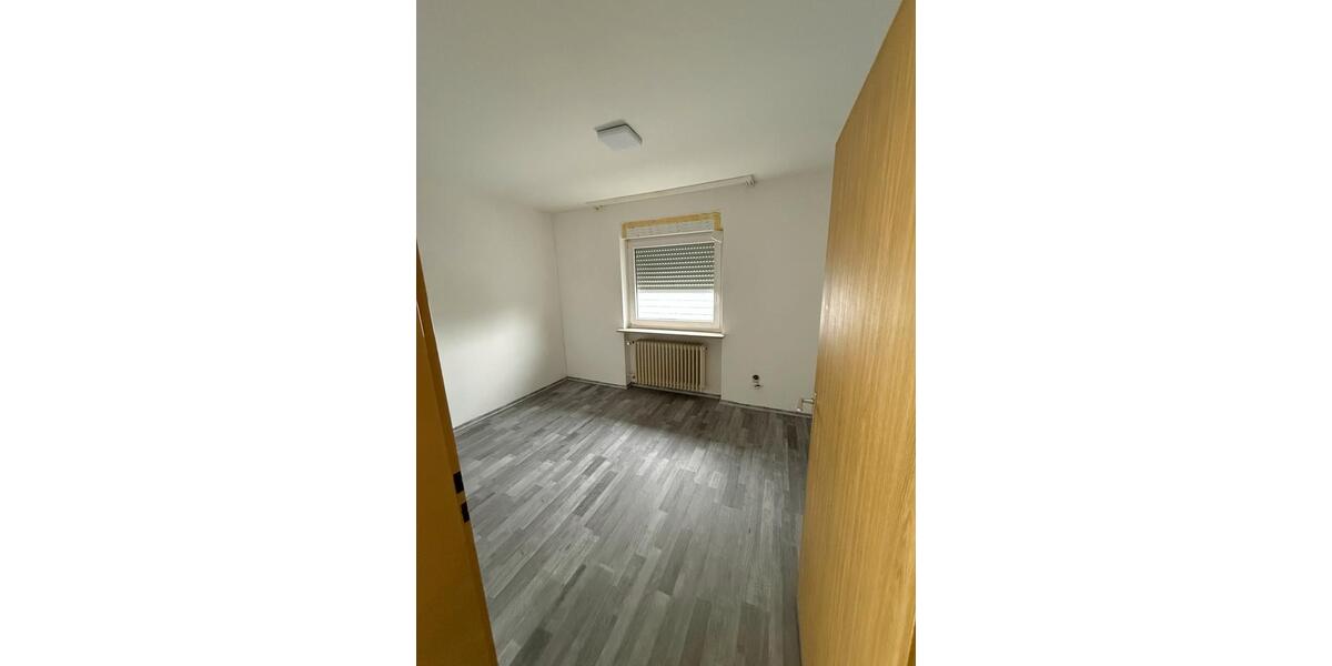 Mehrfamilienhaus, Wohnhaus Homburg - 4 Zimmer, 150 m&sup2;, 750&euro; | Angebot:24697344