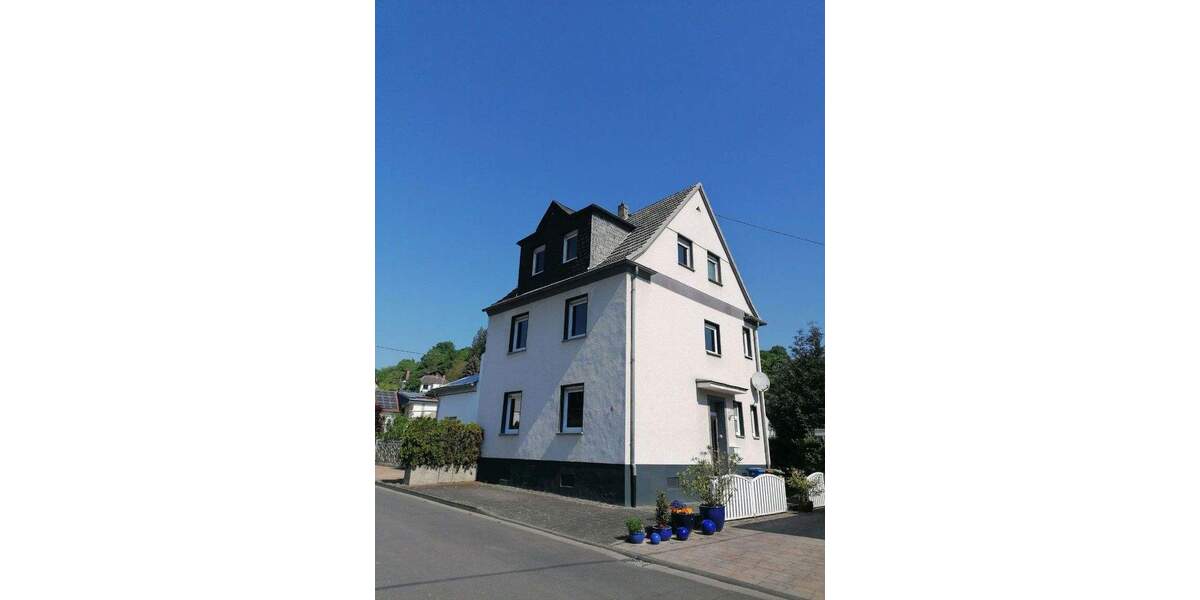 Einfamilienhaus Neuwied Segendorf - 6 Zimmer, 131 m&sup2;, 1.200&euro; | Angebot:25051706