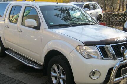 Nissan Navara 325.000 km 8.900 &euro; Berlin / Wir bitten um telefonische Terminvereinbarung ! 14167