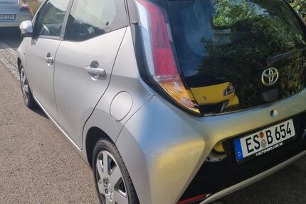 Toyota Aygo (X) 27.000 km 8.700 &euro; Owen 73277