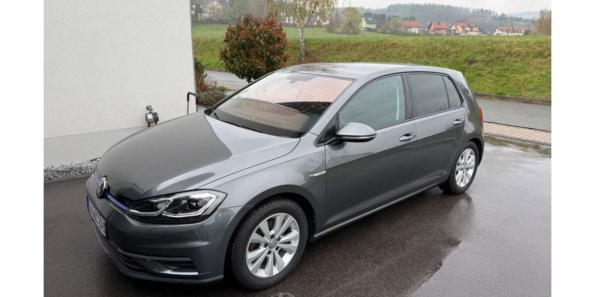 VW Golf 45.000 km 17.950 &euro; Föritztal 96524