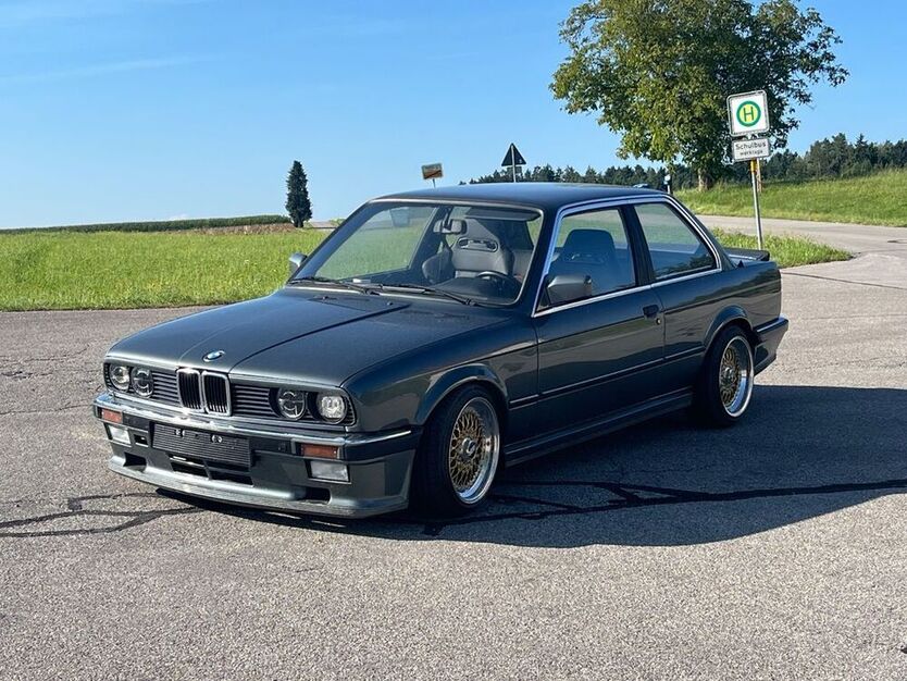 318