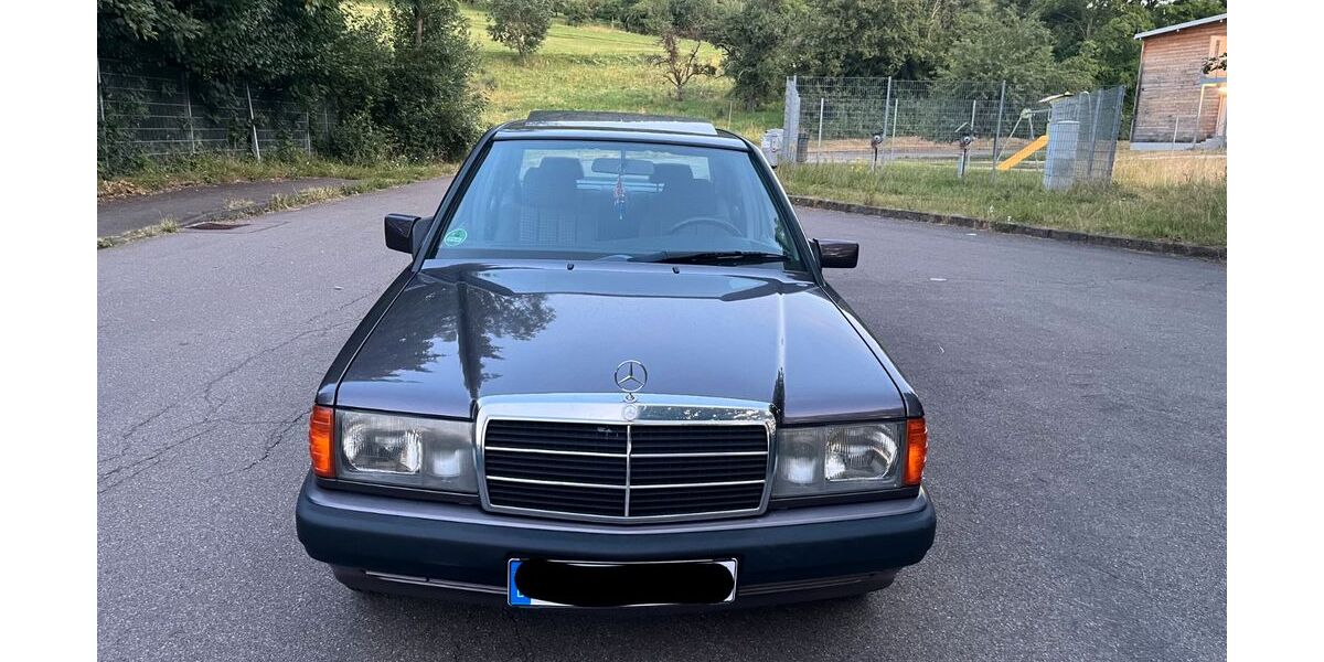 Mercedes-Benz 190 211.000 km 5.199 &euro; Geislingen an der Steige 73312