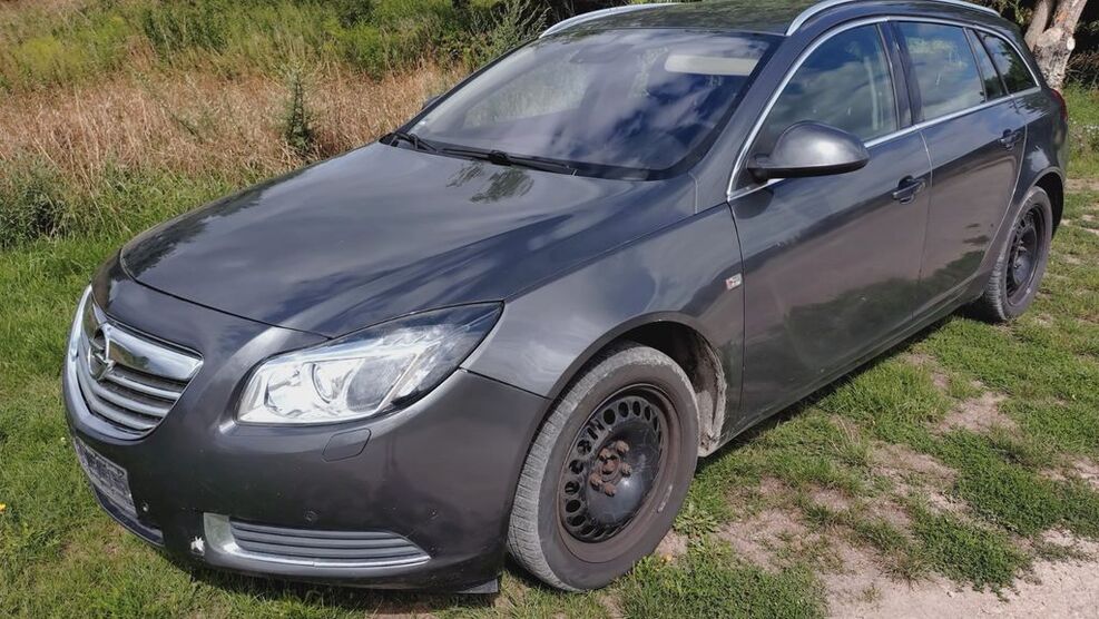 Opel Insignia 276.000 km 1.300 € Aken 06385