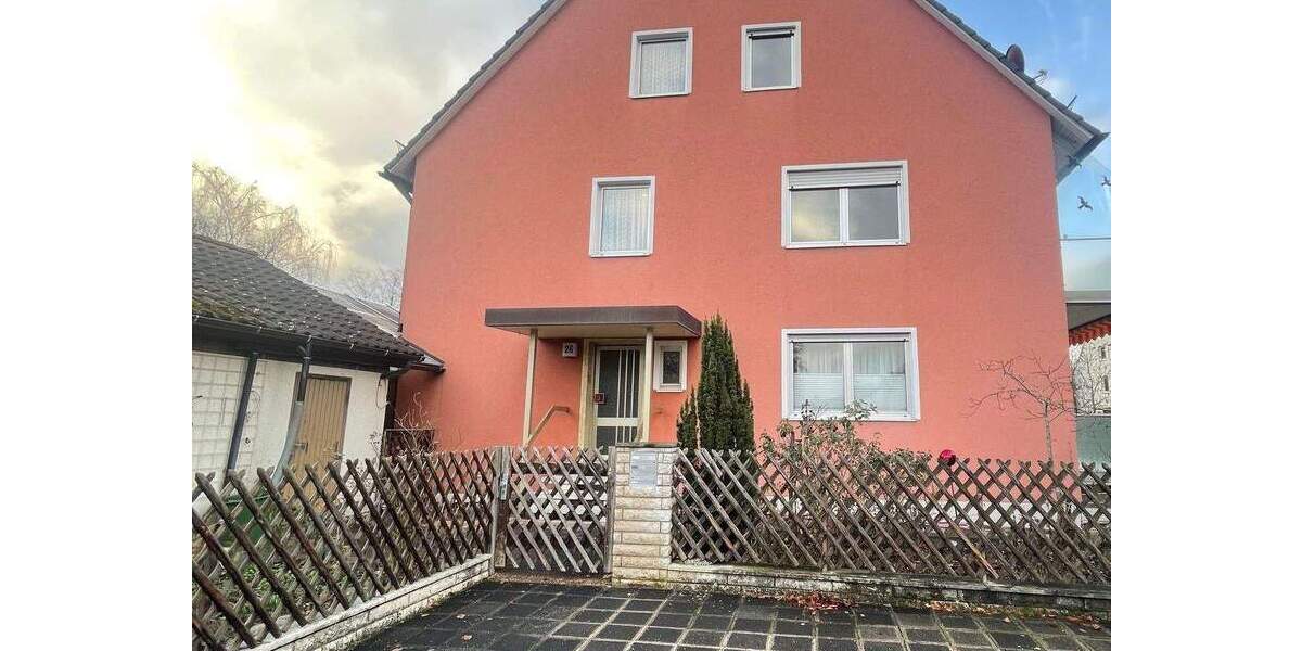Geräumiges Familienhaus mit Balkonen und Terrasse in Nürnberg, Großreuth h d Veste 9 zimmer