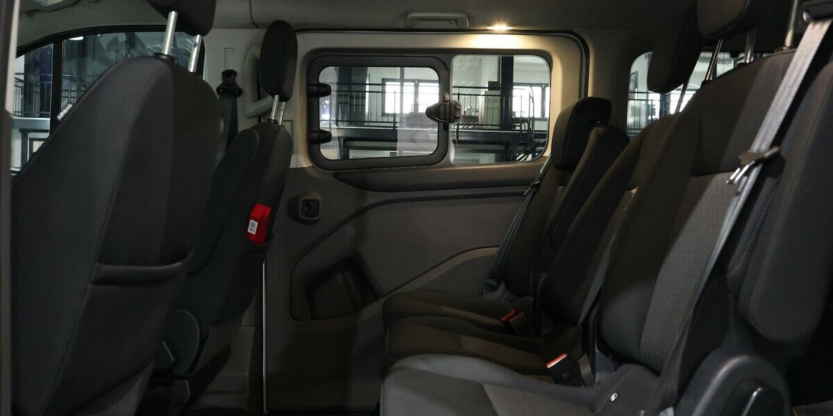Ford Tourneo Custom 2.0 TDCI 320 L1 / 8-SITZER / NAVI 167.000 km 25.998 &euro; Hamm 59077