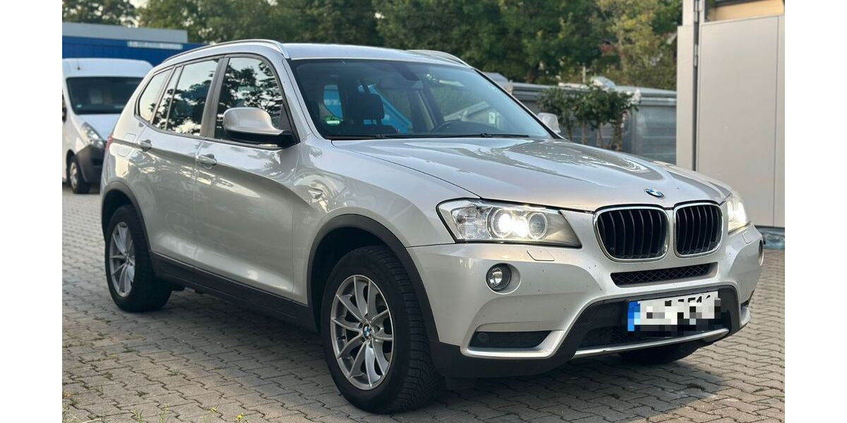 BMW X3 210.000 km 7.900 &euro; München 81677
