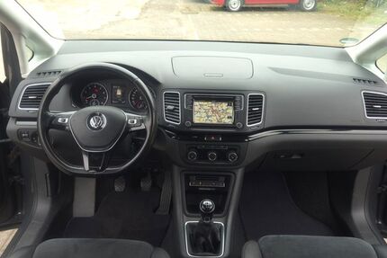 VW Sharan 182.000 km 15.252 &euro; Neuss 41460