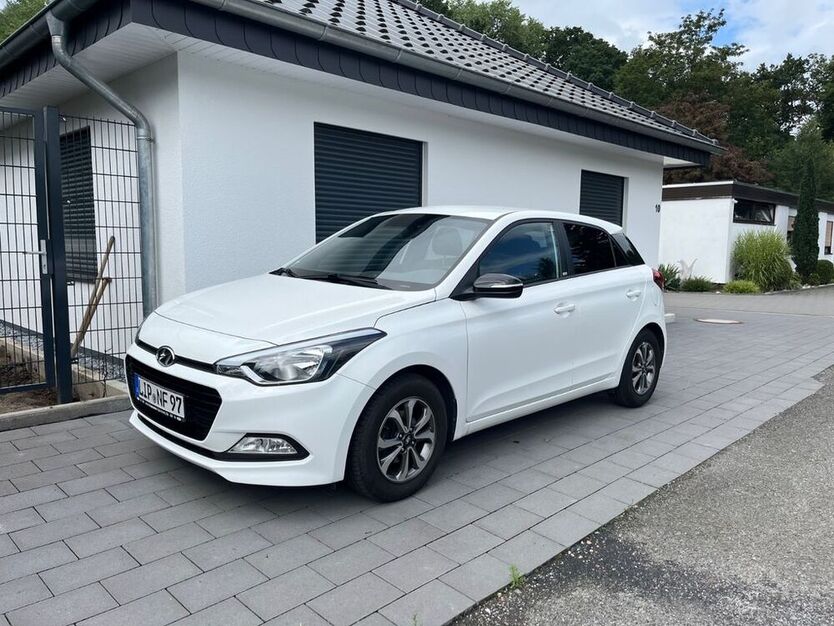 i20