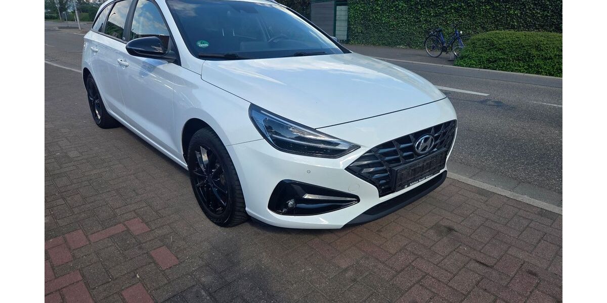 Hyundai i30 131.000 km 11.500 &euro; Oftersheim 68723