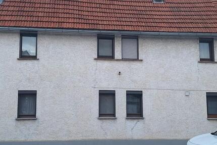 Haus Hüttenberg - 9 Zimmer, 140 m&sup2;, 200.000&euro; | Angebot:26415348