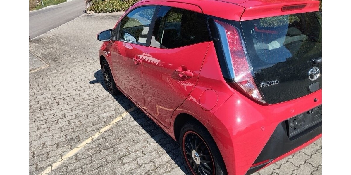 Toyota Aygo 62.500 km 9.700 &euro; Lenzkirch 79853