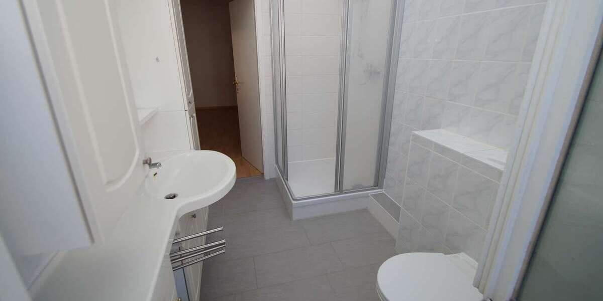 Erdgeschosswohnung: 3-Zimmer mit Balkon - direkt am Lene-Voigt-Park 3 zimmer