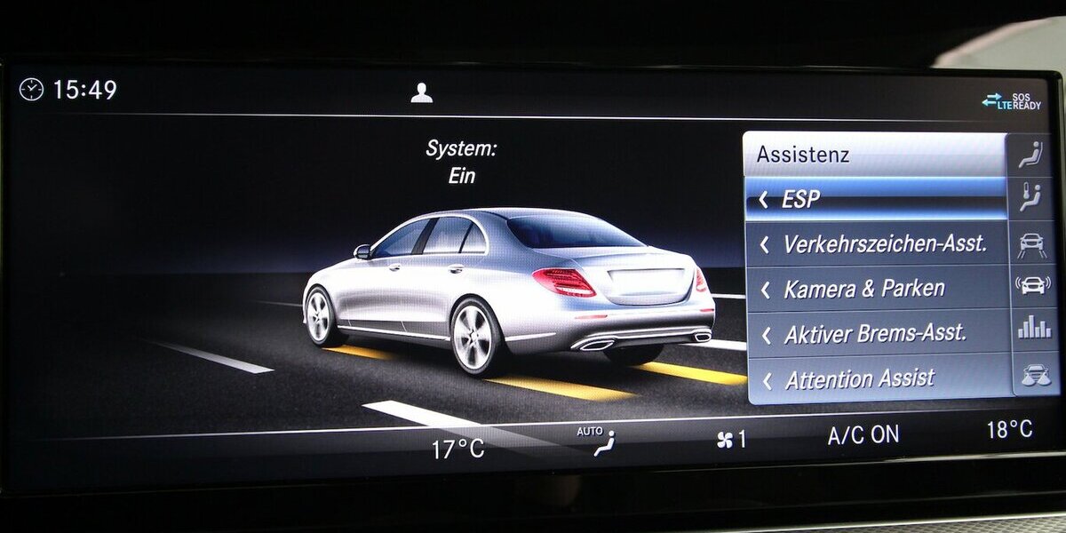 Mercedes-Benz E 220 d Avantgarde NAVI+LED+KAMERA+STANDHEIZUNG 36.458 km 38.500 &euro; Hagenow 19230