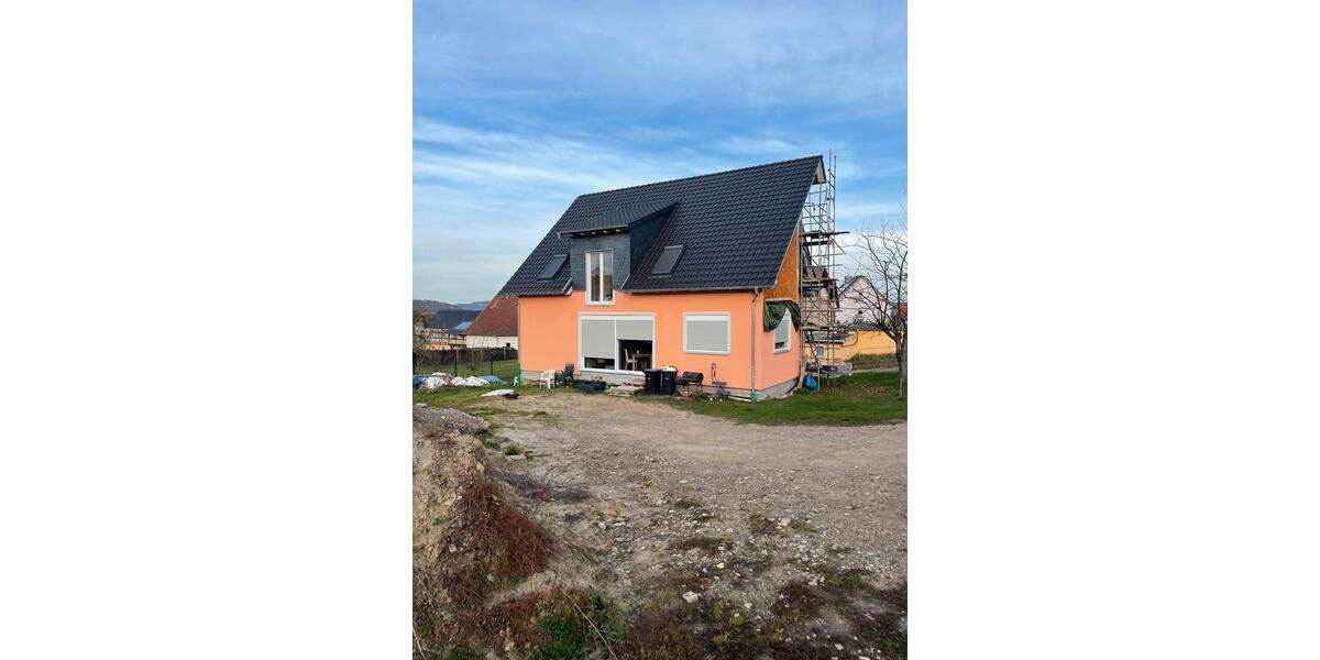 Haus in ruhiger Lage mit großem Nebengebäude 8 zimmer