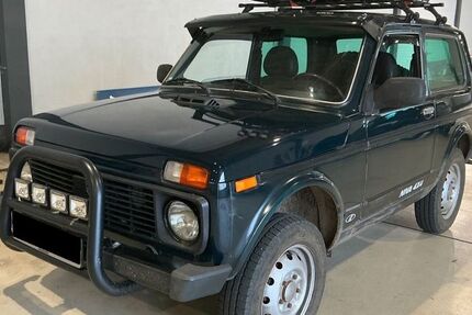 Lada Niva 72.000 km 9.999 &euro; Torgau 04860