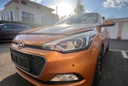Hyundai i20 90.000 km 10.200 € Liederbach 65835