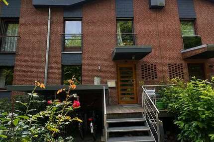 Haus Hamburg Wandsbek - 6.5 Zimmer, 152 m&sup2;, 2.800&euro; | Angebot:26902172