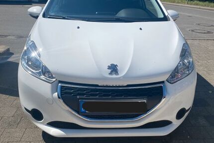 Peugeot 208 180.000 km 2.599 &euro; Nagold 72202
