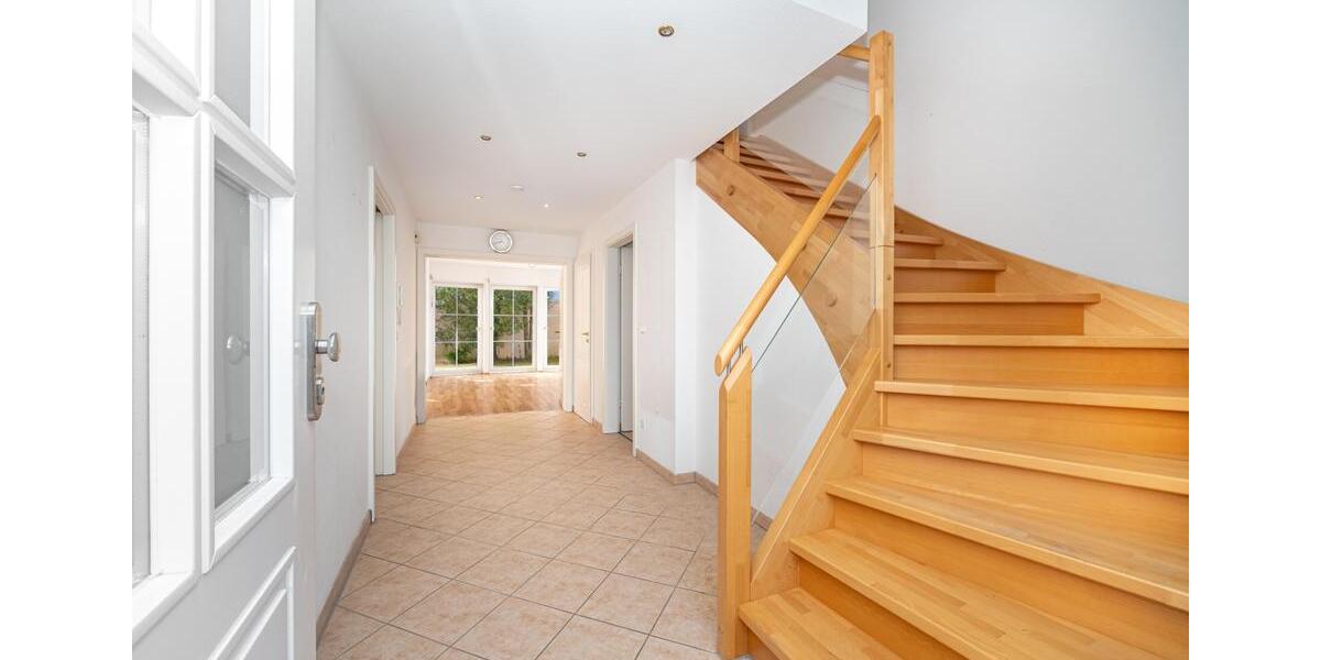 Einfamilienhaus Grünwald - 5 Zimmer, 160 m&sup2;, 4.700&euro; | Angebot:25987282