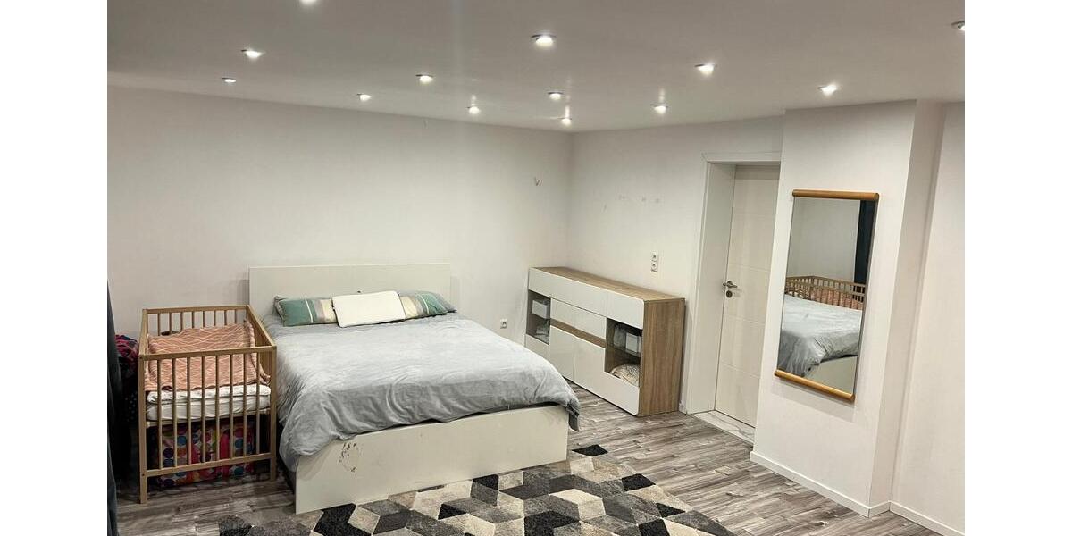 Großzügiges Haus mit eigenem Garten zu Vermieten 4 zimmer