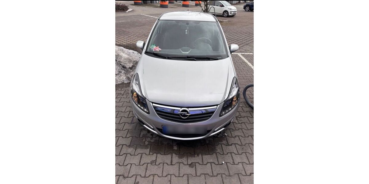 Opel Corsa 128.000 km 2.500 &euro; Eisenhüttenstadt 15890