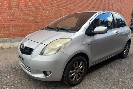 Toyota Yaris 254.000 km 3.300 &euro; Hamburg 21035