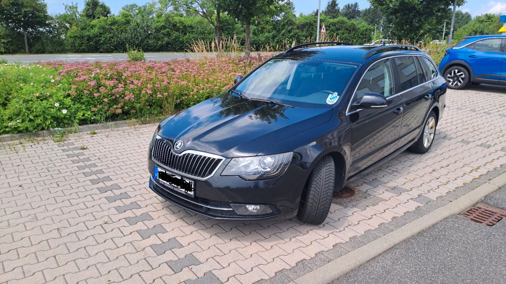 Skoda Superb 225.300 km 7.700 &euro; Weiden 92637