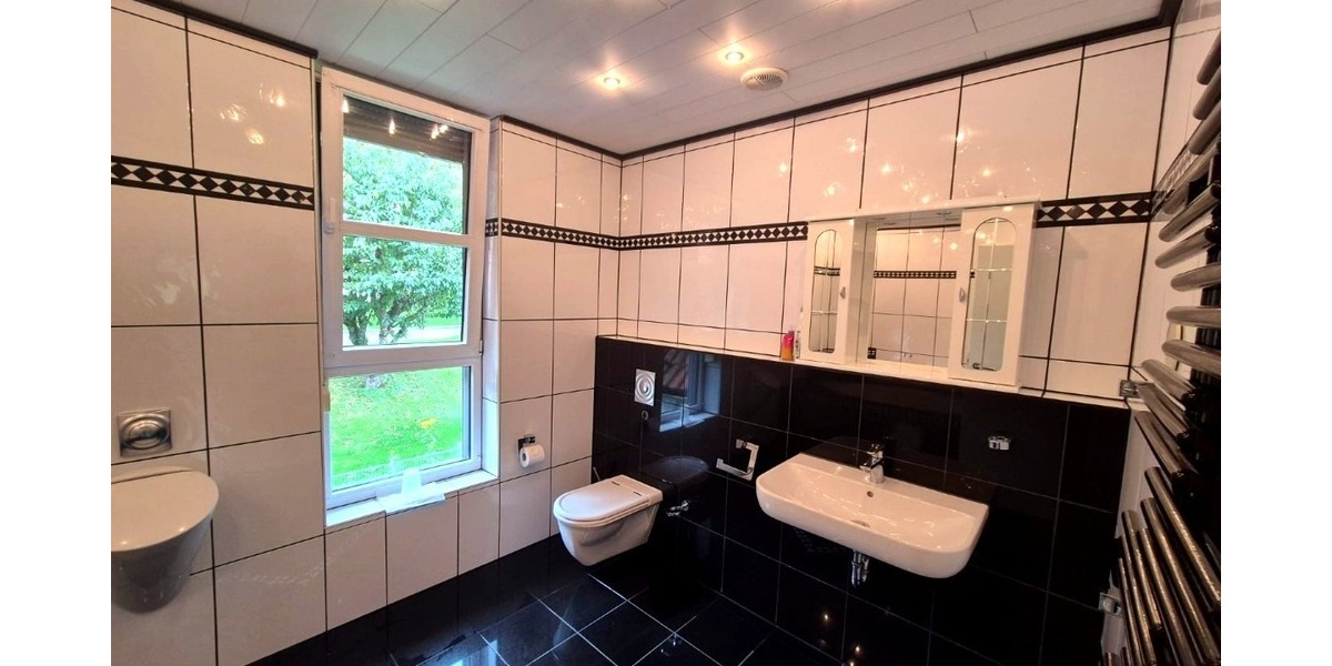 Gepflegte, großzügige 2-Etagen-Wohnung mit Kamin & Carport zu vermieten – wohnen wie im eigenen Haus 5 zimmer