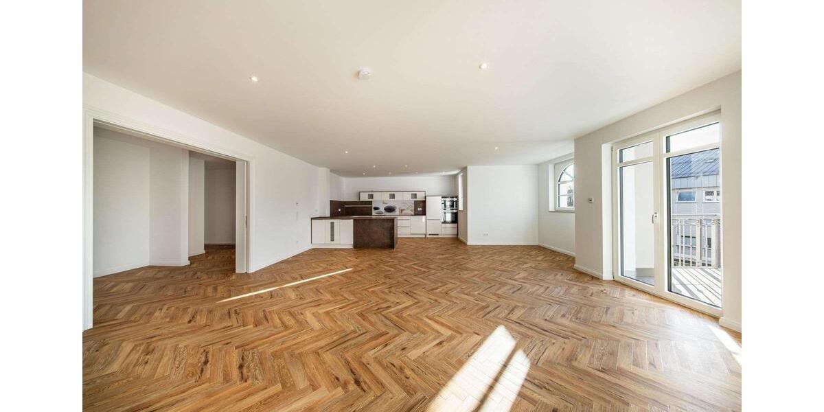 Etagenwohnung Bad Pyrmont - 5 Zimmer, 193 m&sup2;, 2.700&euro; | Angebot:24477824