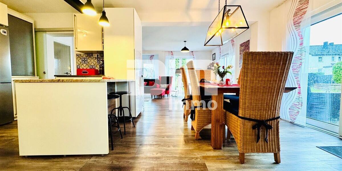 (R)eserviert!Sanierter Zweigenerationen-Traum mit Pooloase und autarker Zukunftsvorsorge - Zweifamilienhaus Trendelburg | Angebot:26727888