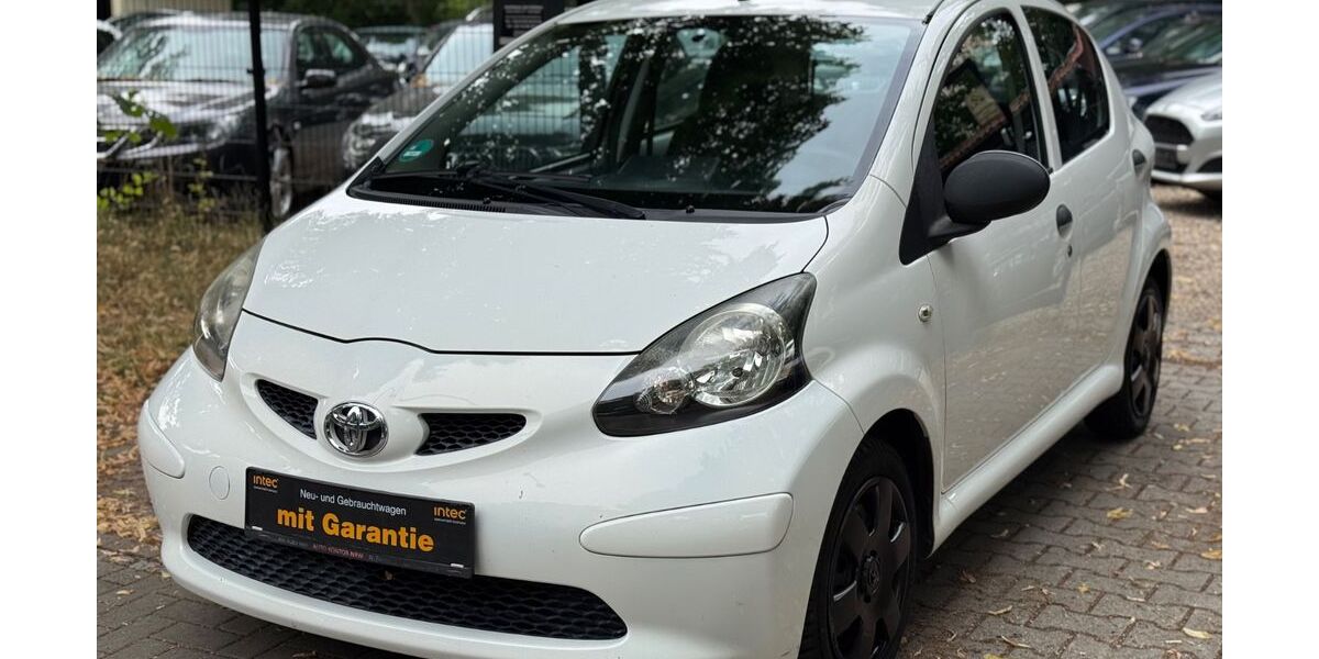 Toyota Aygo (X) 112.000 km 3.499 &euro; Berlin 12347
