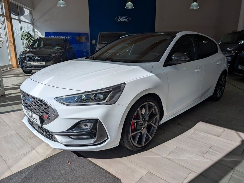 Ford Focus 9.500 km 36.990 € Plauen 08525
