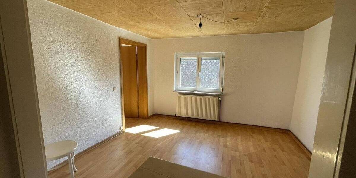Mehrfamilienhaus, Wohnhaus Sachsenheim Kleinsachsenheim - 6 Zimmer, 172 m&sup2;, 349.000&euro; | Angebot:26108174