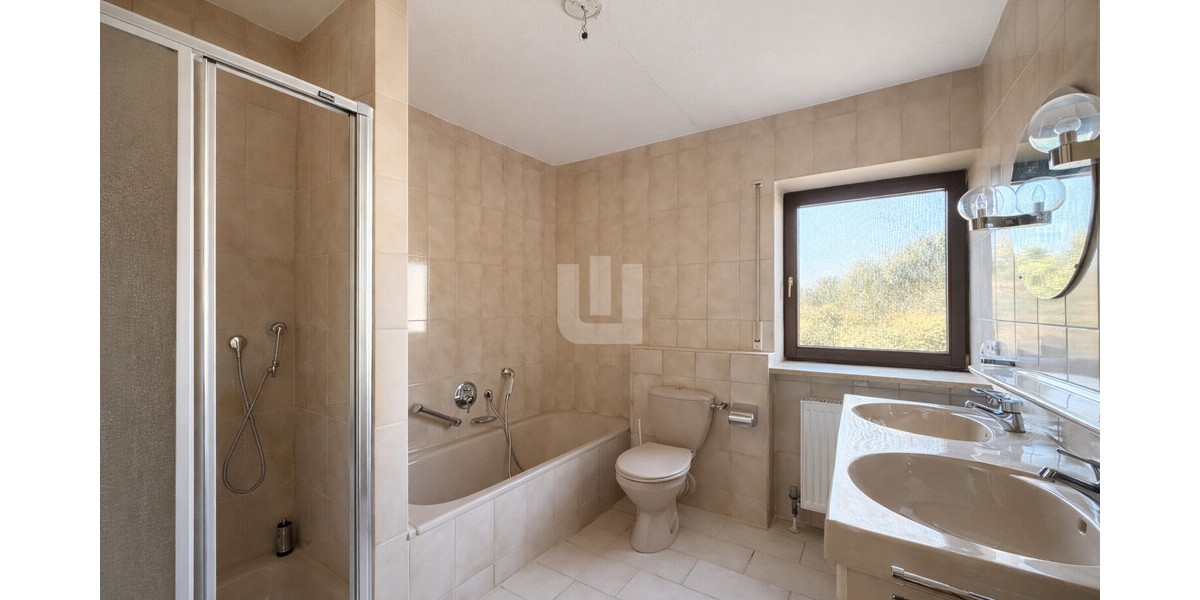 WINDISCH IMMOBILIEN - Große DHH mit eingewachsenem Garten und Einliegerwohnung in Gröbenzell-Nord - Doppelhaushälfte Gröbenzell | Angebot:25177989