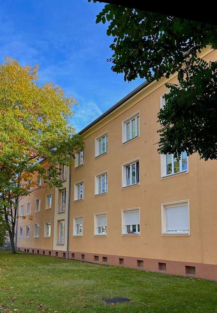 Wohnung zum Mieten in Hoyerswerda 231 € 52.57 m²