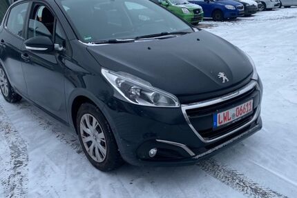Peugeot 208 99.980 km 5.000 &euro; Bandenitz 19230