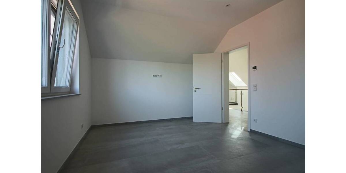 Etagenwohnung Ennigerloh - 6 Zimmer, 147 m&sup2;, 1.450&euro; | Angebot:25957321