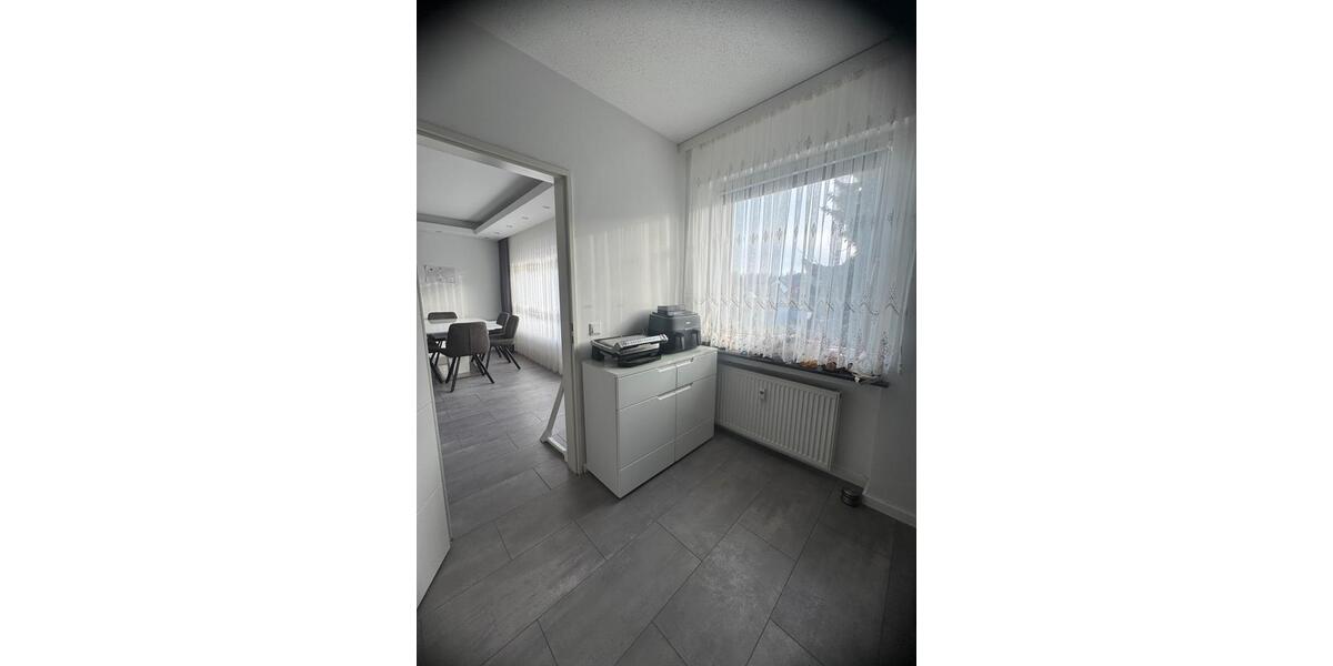 Etagenwohnung Solingen Central - 3 Zimmer, 83 m&sup2;, 293.000&euro; | Angebot:24726140