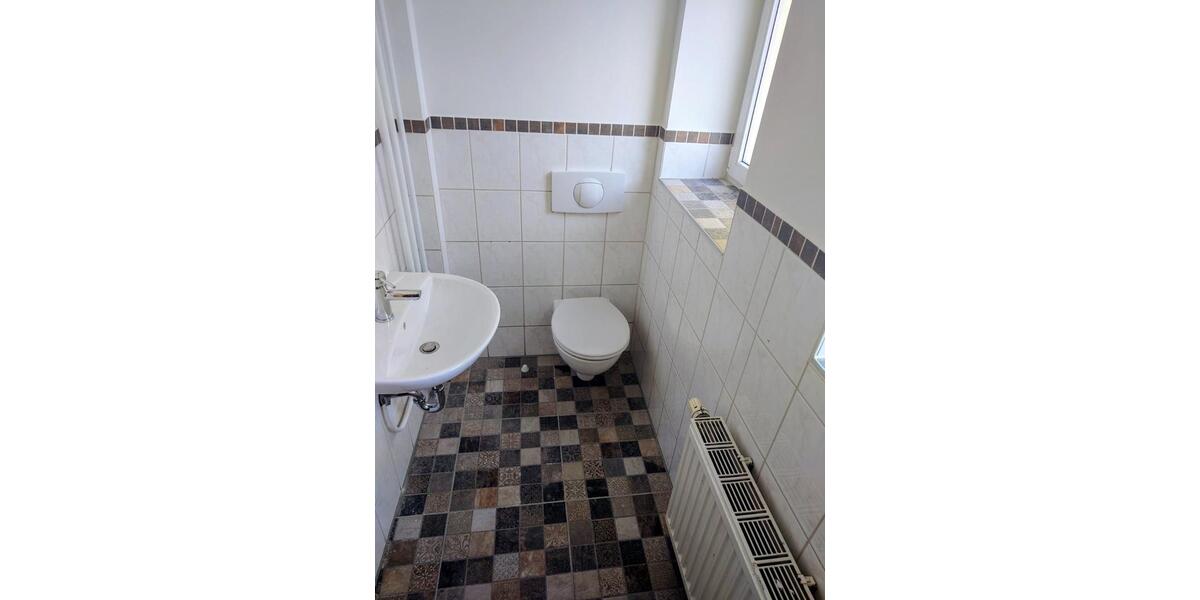 Büroräume im Zentrum von Aue mit eigenen Parkplätzen an Eingang zimmer